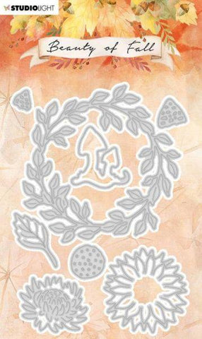 Dies - Beauty of Fall - Wreath of Leaves